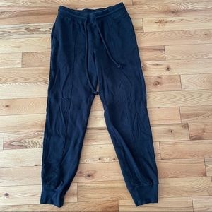 Aritzia’s Wilfred Free Black Sweatpants
